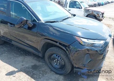 2024 Toyota Rav4 Xle z USA, uszkodzony, nr VIN 2T3W1RFVXRW316173